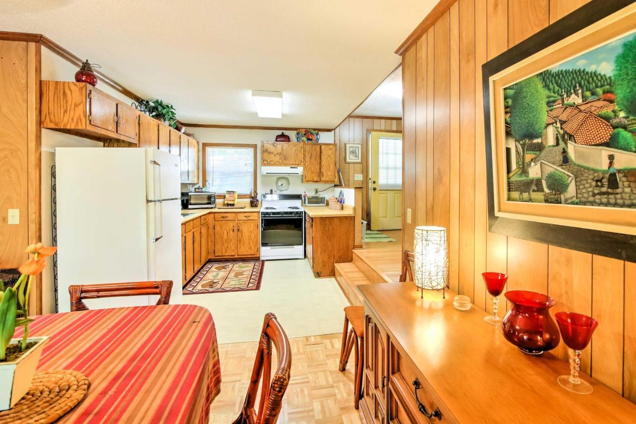 Lakefront Mountain Rest Cottage With Gas Fireplace! Walhalla Екстериор снимка